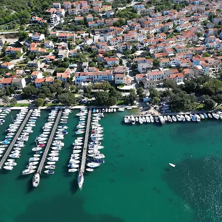 Dom wakacyjny House Nina *